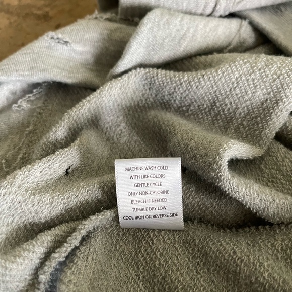 kids medium grey sweatshirt - Picture 5 of 11